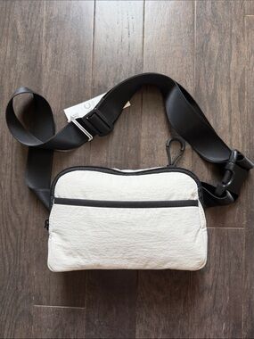 NWT C&C California White Nylon Belt Bag with Black Strap